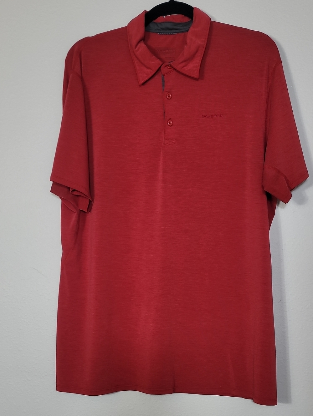 Patagonia Men’s Polo Shirt Size L Red Short Sleeve Performance Collar Outdoor